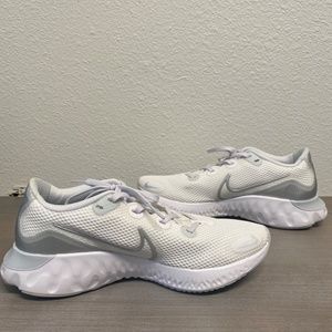 Womens Nike Renew Tennis Shoes